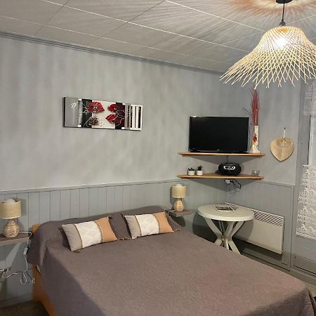 Aux Hameaux Des Thermes Apartman Bagnoles de l'Orne Normandie Kültér fotó